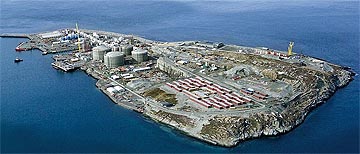 Hammerfest LNG at Melk&oslash;ya will deliver gas from December 2007. Photo courtesy of Statoil